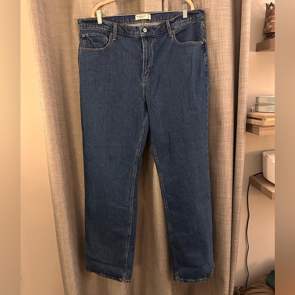 Abercrombie & Fitch Relaxed Fit Blue Jeans